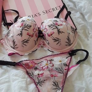 Victoria's Secret dream angels bra & panty, 34C, M